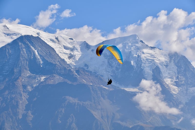 Paragliding Image